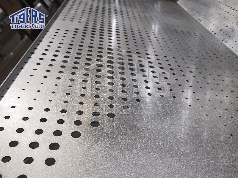 Chapa perforada en acero inoxidable material de aluminio/acero / - China Chapas  perforadas, malla metálica perforada