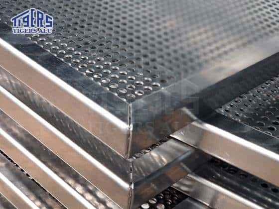 placa de aluminio perforada soldada2